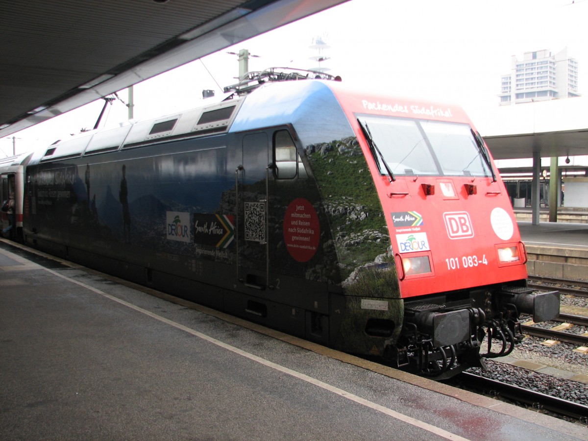 101 083 mit Südafrikareklame im Hauprtbahnhof von Hannover.